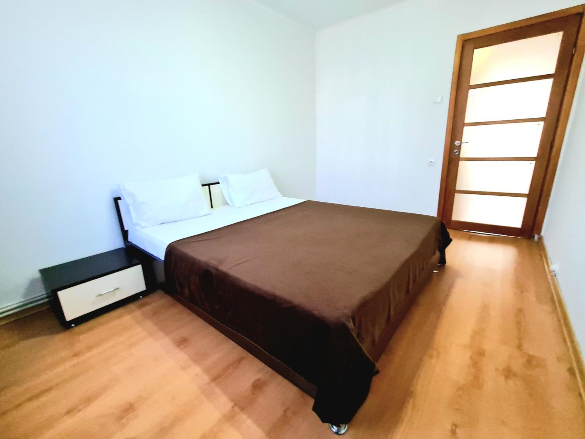 Apartament 2 Bedrooms, Botanica Chisinau Eksteriør bilde